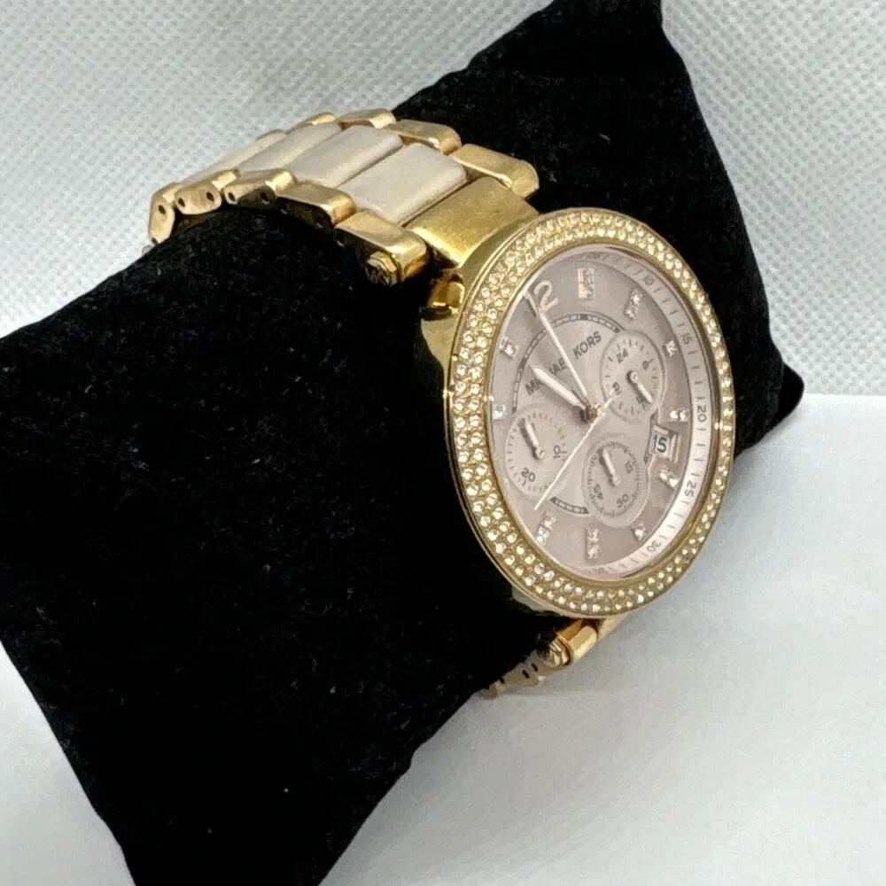 Michael Kors Parker MK5896 Women Rose Gold Analog Dial Quartz Wrist Watch JNA404